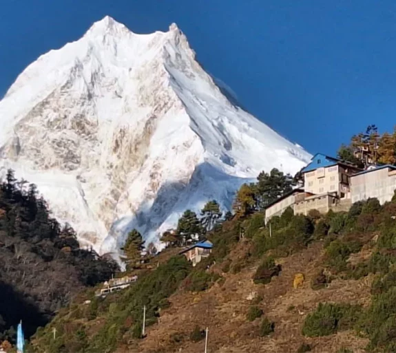 Manaslu Circuit Trekking 13 days.